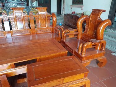 Tần Thủy Hoàng tay 12 hương đá