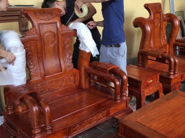 Tần Thủy Hoàng tay 12 hương đá