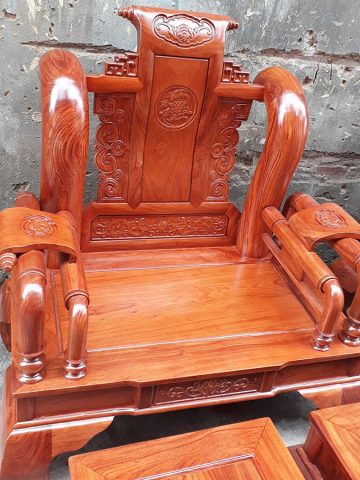 Tần Thủy Hoàng tay 12 hương đá