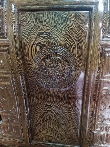 Bộ bàn ghế Tần Thủy Hoàng gỗ Mun đuôi công vân cực đẹp