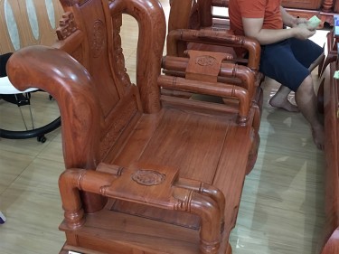 Ban ghe Tan thuy Hoang