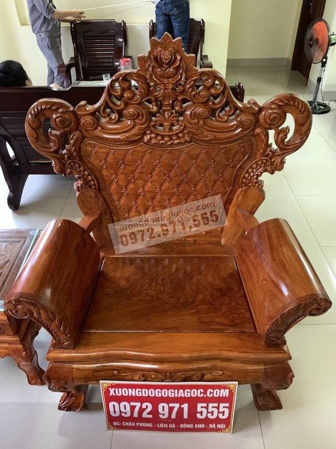 ban ghe hoang gia