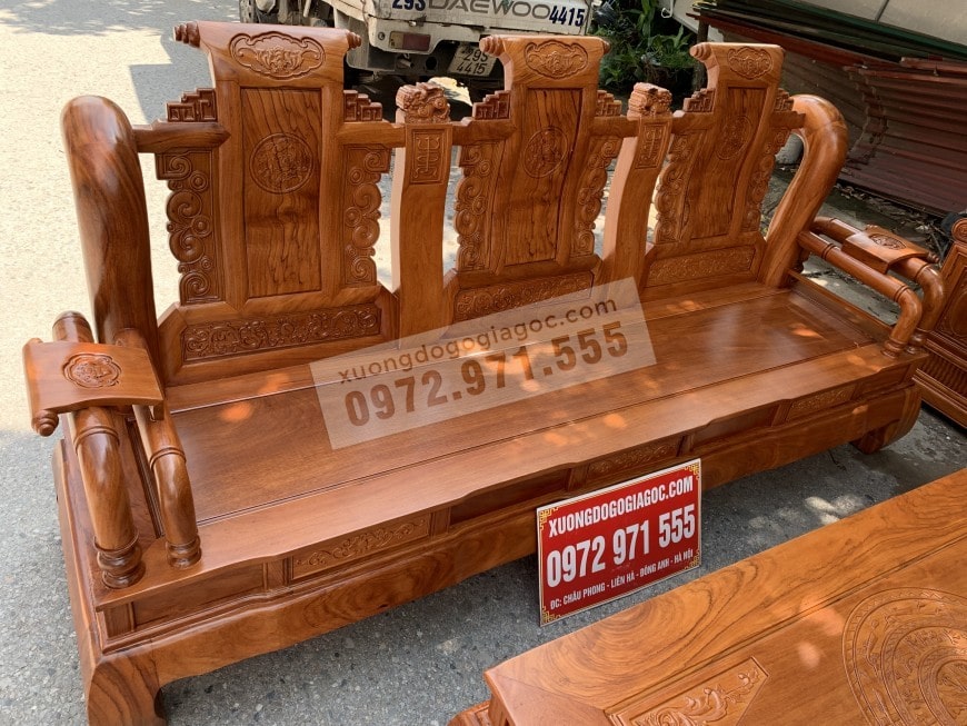 ban ghe tan thuy hoang