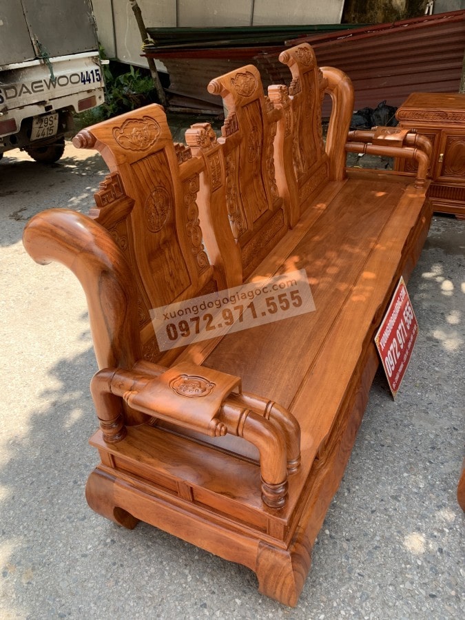 ban ghe tan thuy hoang