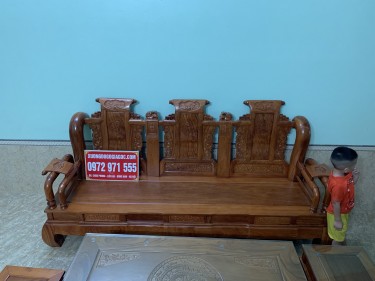 ban ghe tan thuy hoang