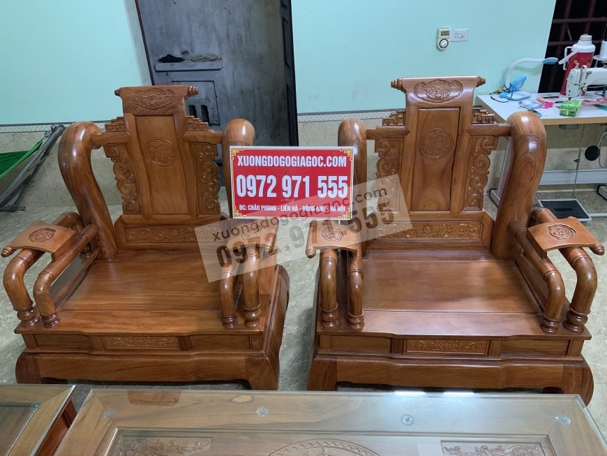 ban ghe tan thuy hoang