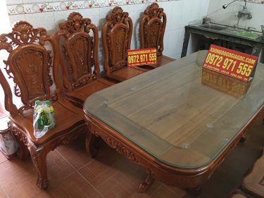 bàn ăn hình chữ nhật