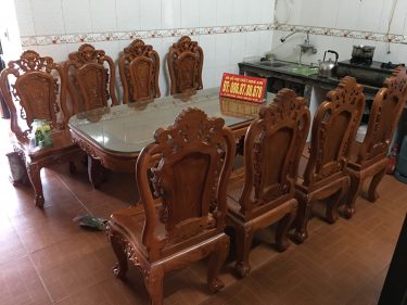 bàn ăn hình chữ nhật