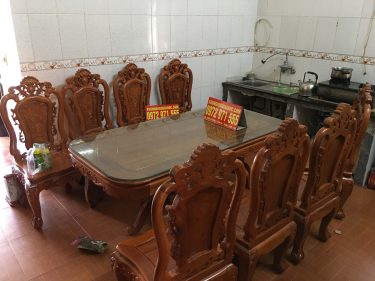 bàn ăn hình chữ nhật