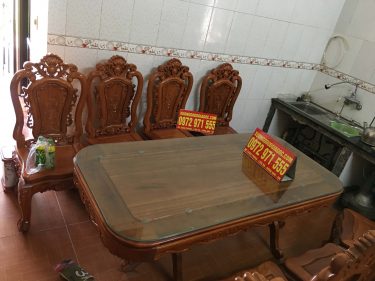 bàn ăn hình chữ nhật