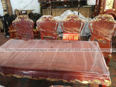 bàn ăn hoàng gia dát vàng