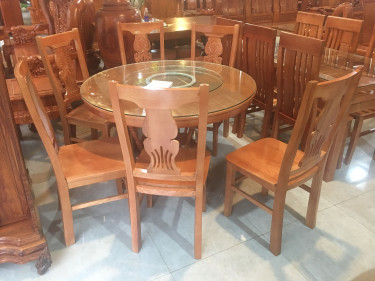 bàn ăn hình tròn