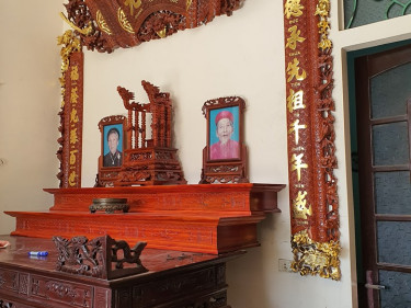 Cuốn thư câu đối dát vàng