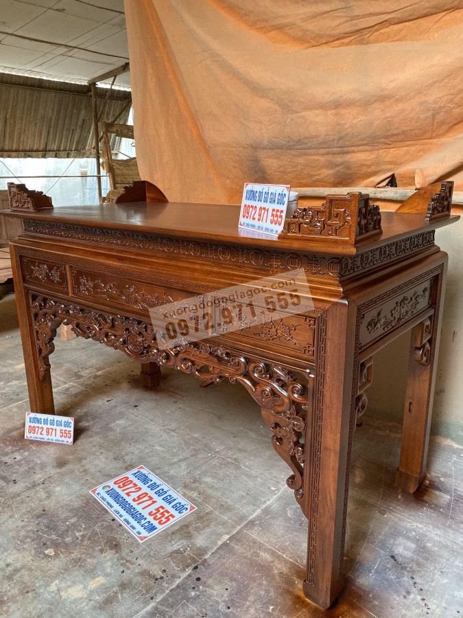 Mặt bên phải án gian