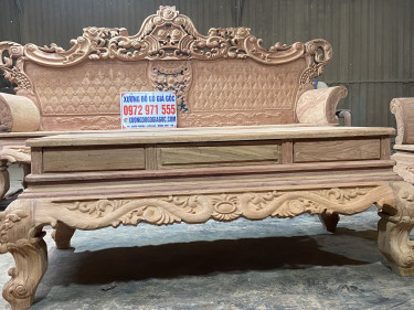 Chân bàn đục trạm tinh xảo