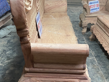 Tay ghế liền đặc nguyên khối