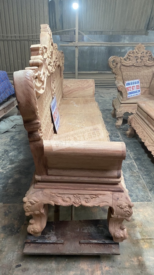 Tay ghế liền đặc nguyên khối