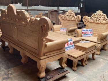 Mặt sau đục như mặt trước