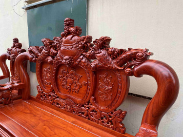 Vách ghế đục tam sư vờn cầu