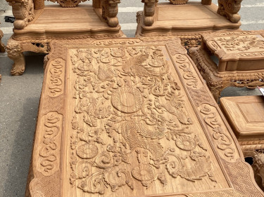 Mặt bàn đục tranh tứ linh