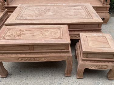 Mặt bàn và mặt đôn đục tranh