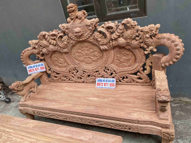 Vách ghế đục tam sư vờn cầu