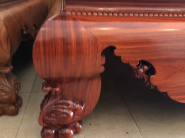 Chân sập đục trạm tinh xảo