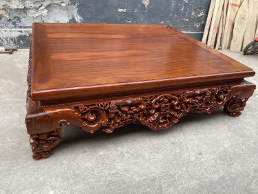 Sập gỗ gụ 1m8x2m của gia đình anh Đông, Hà Tĩnh