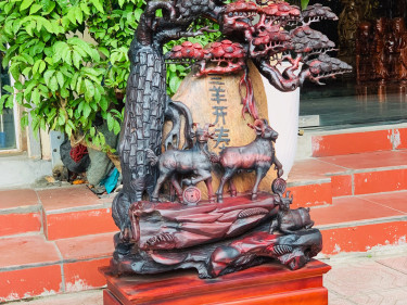 Dê tam thế (Tam dương Khai Thái) Gỗ trắc đỏ đen