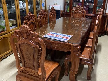 Mẫu bàn ăn gỗ hương đá ghế đục hoa hồng 2 mặt trước sau