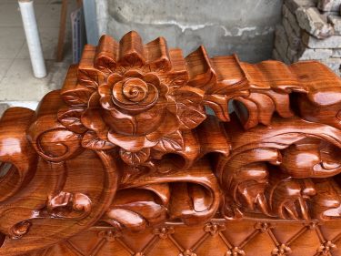 Đường nét đục trạm rất công phu