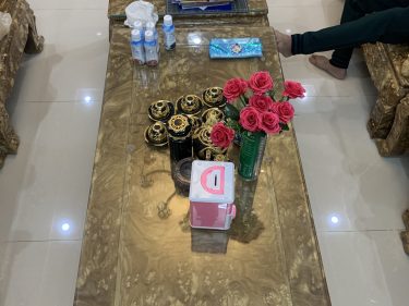 Bộ bàn ghế phòng khách mẫu Minh Quốc Đào gỗ nu nghiến Hà Giang tay cột 12