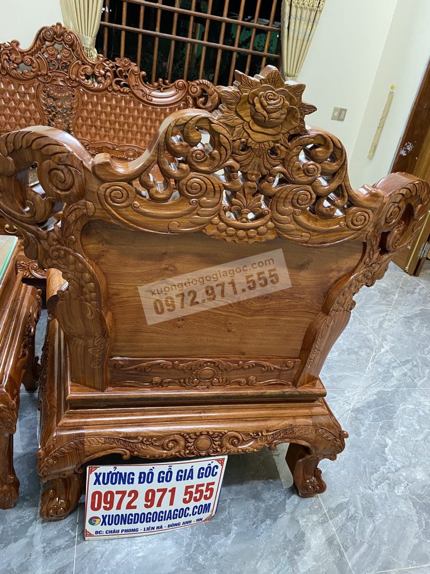 Mặt sau ghế đơn đục trạm như mặt trước
