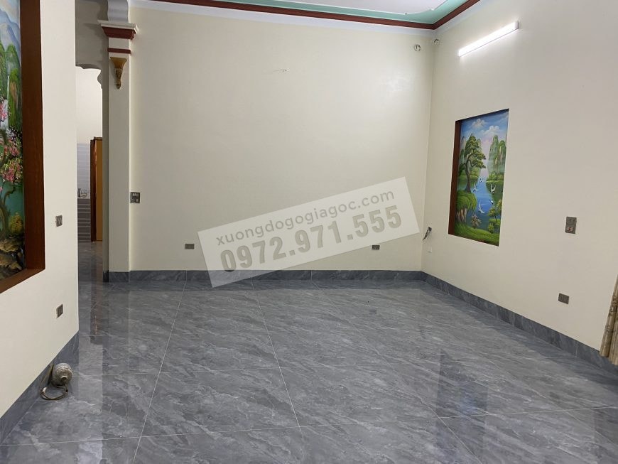 Phòng khách trước khi kê bàn ghế hoàng gia