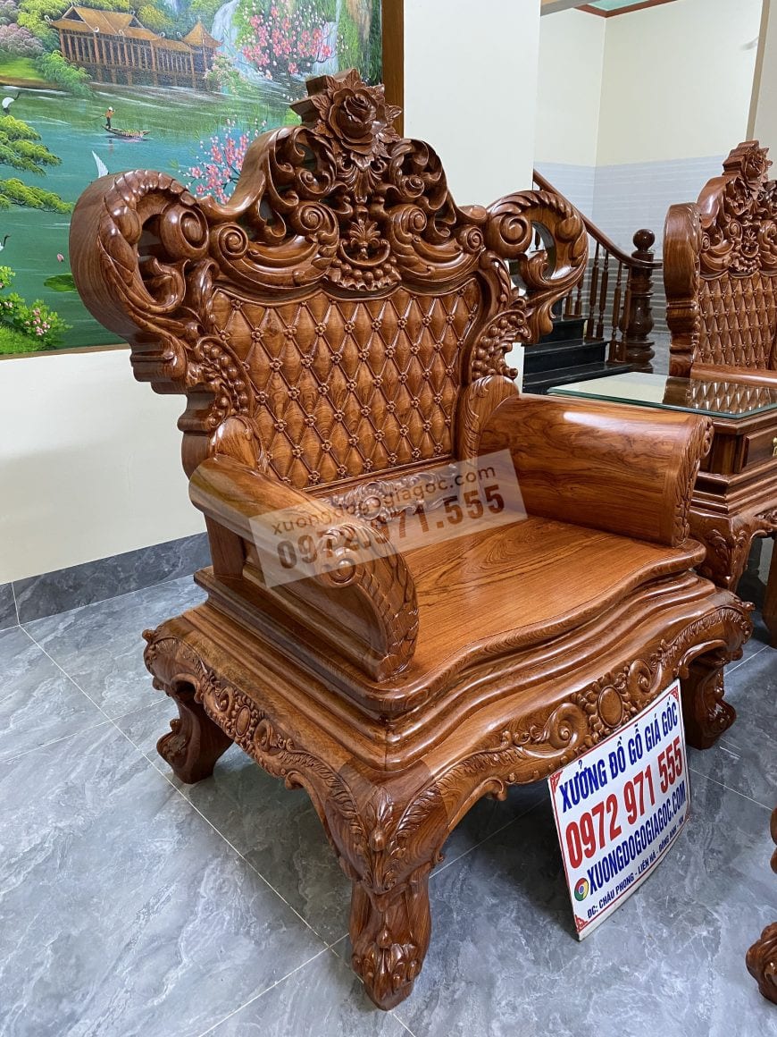 Tay ghế nguyên khối sát cột