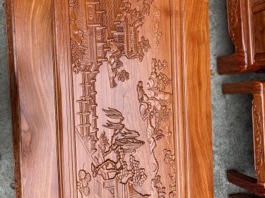 Bàn kích thước 75*147cm đục tranh phong thủy