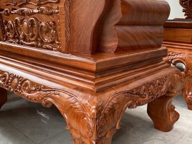 Chân sau đục trạm như chân trước