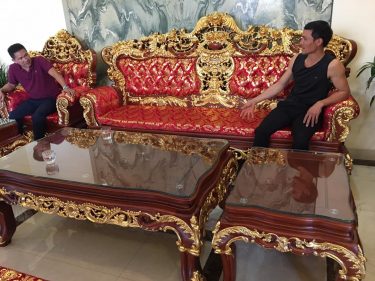 Bàn to và đôn đầu bàn