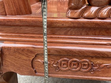 Chiều cao từ mặt ghế xuống đất 45cm