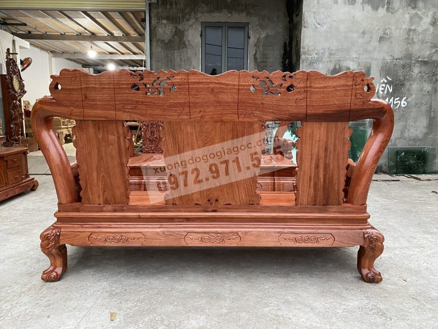 Mặt sau ghế dài, Vách tựa lưng liền khối không chấp ghép