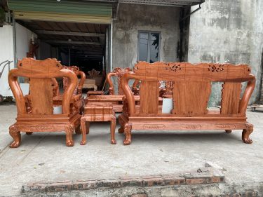 Mặt sau ghế đơn và ghế dài vách liền khối