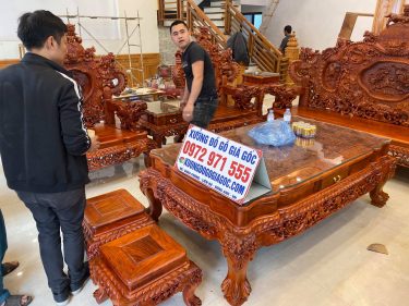 Ban To đục tranh tứ Linh