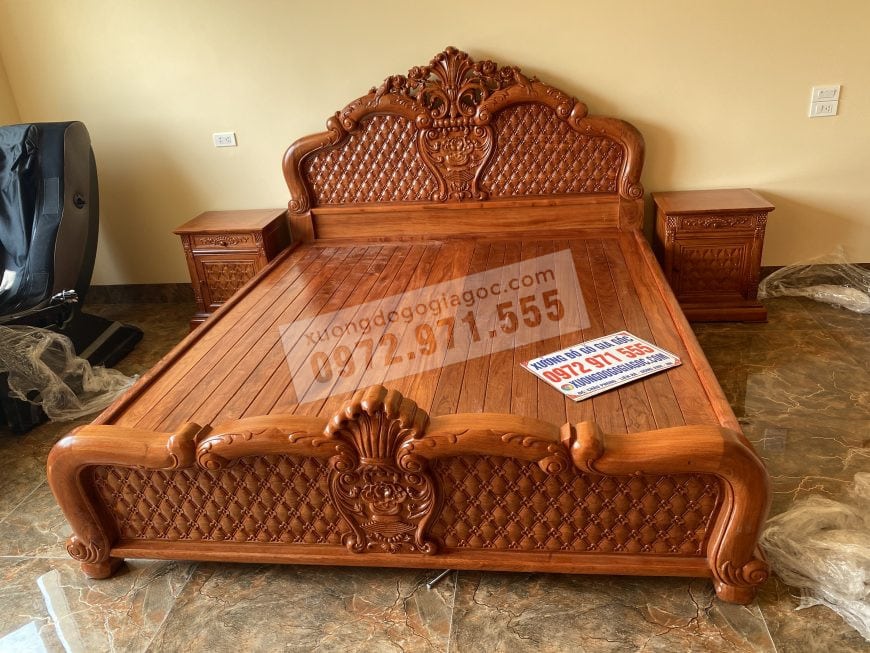 Giường ngủ gỗ hương mẫu Hoa hồng chim chích được các nghệ nhân đục bằng tay