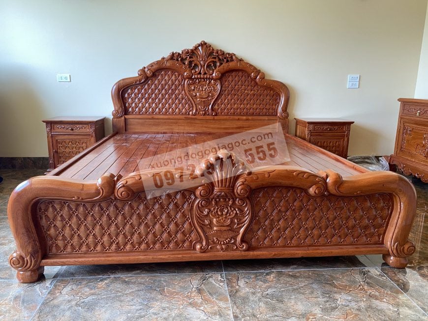 Đuôi giường đục trám ho mai rất sang trọng