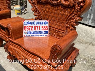 Tay ghế liền nguyên khối sát cột