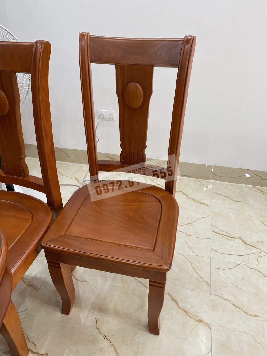 Mặt trước ghế ăn