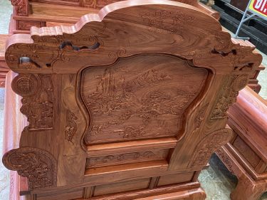 Mặt sau ghế đơn đục trạm như mặt trước