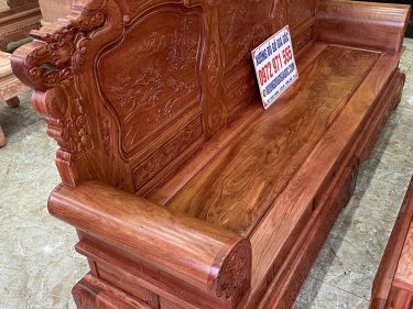 Tay ghế liền nguyên khối, ván mặt ngồi liền tấm dày 2cm, khuôn tranh bao quanh dày 4cm