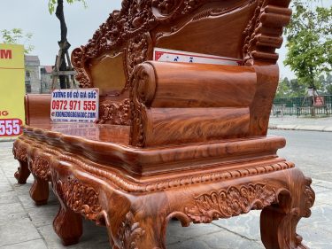 Ghế dài 267cm được thiết kế 8 chân trụ đục mẫu mới nhất năm 2021, 4 chân trước và 4 chân sau