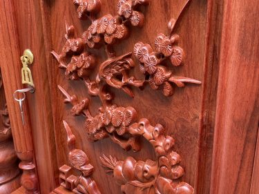 Đường nét đục tinh xảo sắc nét